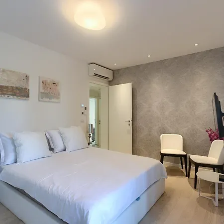 Mademoiselle ホテル *