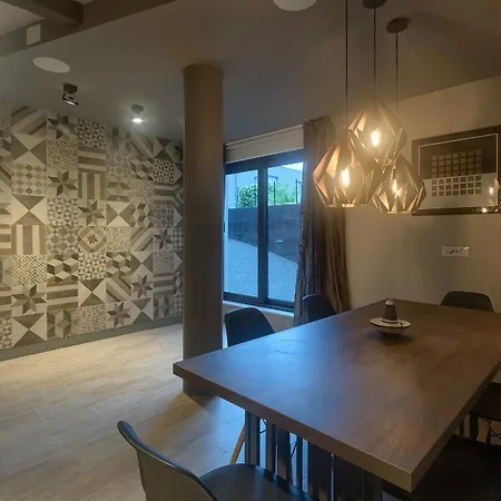 Mademoiselle ホテル ロヴィニ