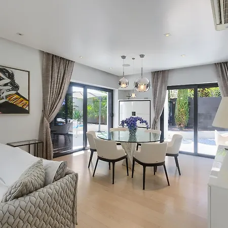 ホテル Mademoiselle