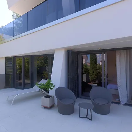 Mademoiselle ロヴィニ