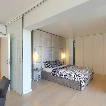 ホテル Mademoiselle ロヴィニ