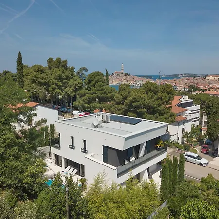 Mademoiselle ホテル *