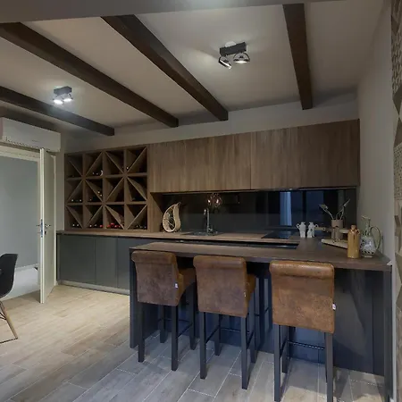 Mademoiselle ホテル ロヴィニ