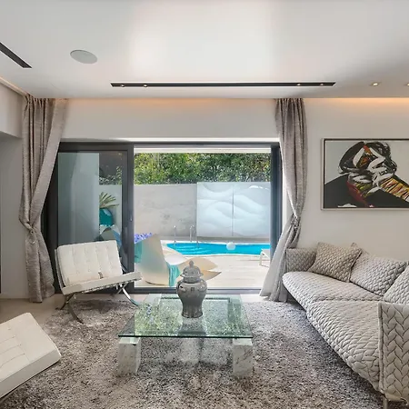 Mademoiselle ホテル *