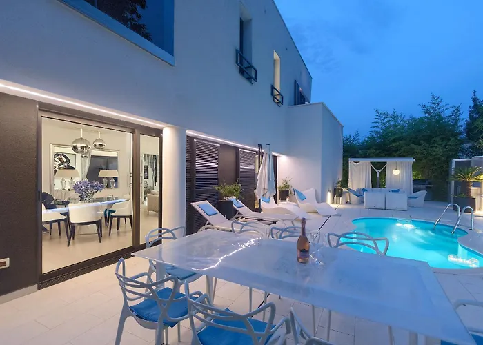 Mademoiselle Hotel