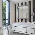 Hotel Mademoiselle *